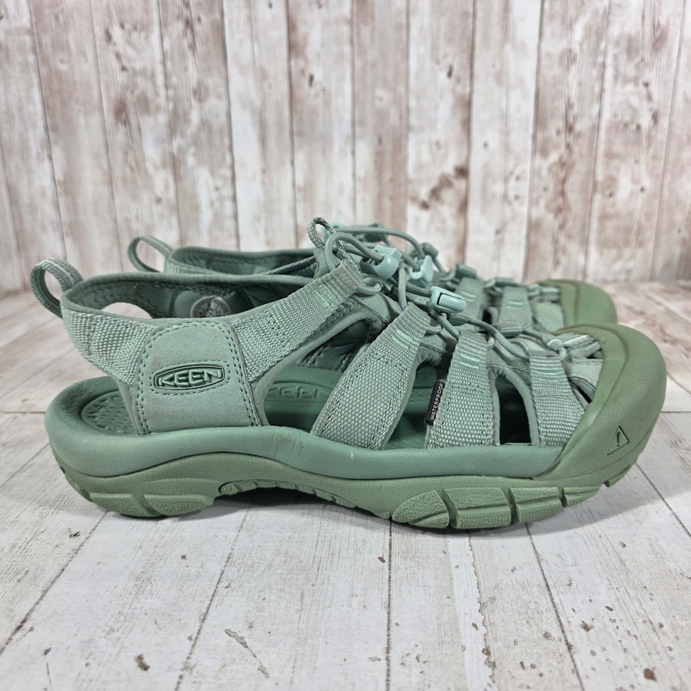 Keen Newport H2 Womens 9 Sage Green Waterproof Hiking Sport Sandals 1030727